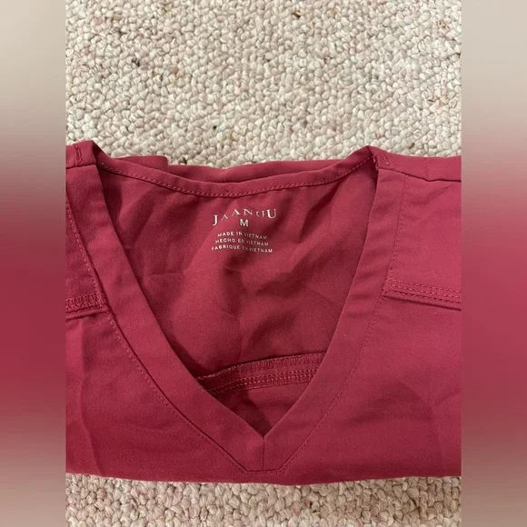 Jaanuu scrub top - Picture 7 of 7